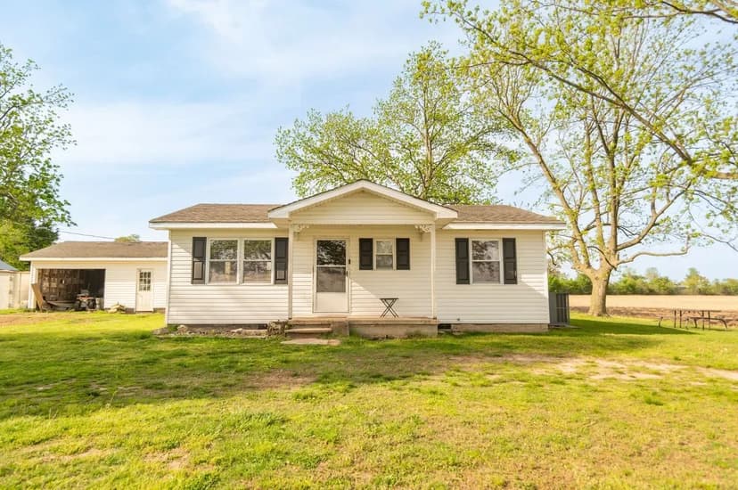 2-Bed Home on 2+/-AC in Bloomfield, MO