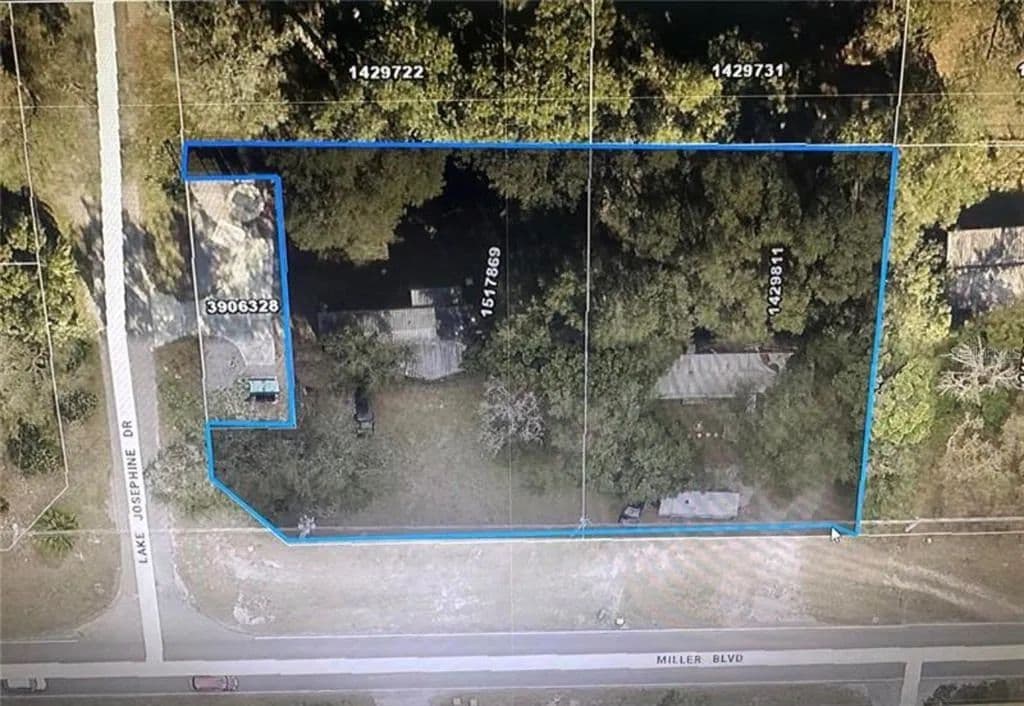 Vacant Land in Fruitland Park - Fruitland Park, Florida, 34731