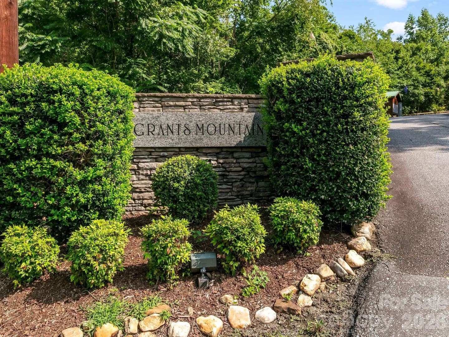 15.61 Acres of Land for Sale in Marion, NC - Marion, North Carolina, 28752