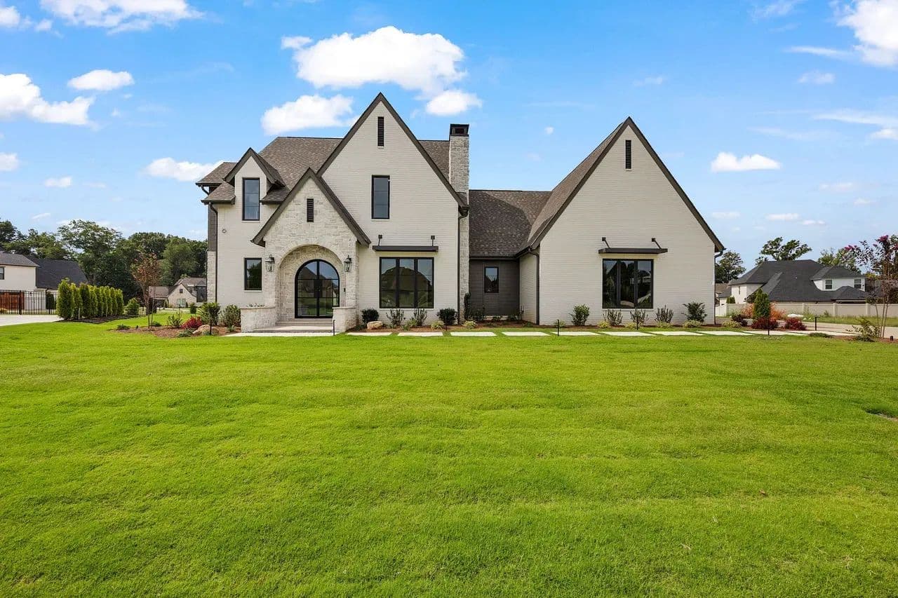 80 Swanbourne Cove Jackson, TN 38305 - Jackson, Tennessee, 38305