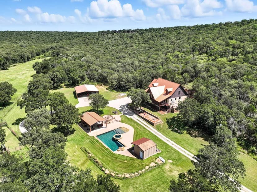 6135 Dobbs Valley Rd, Millsap, TX 76066