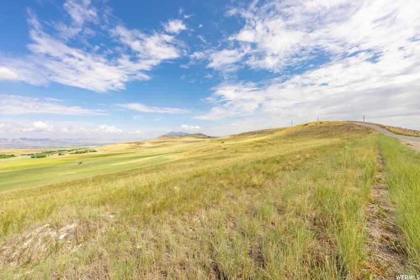 Property from 3047 N VALLEY VIEW W - KW