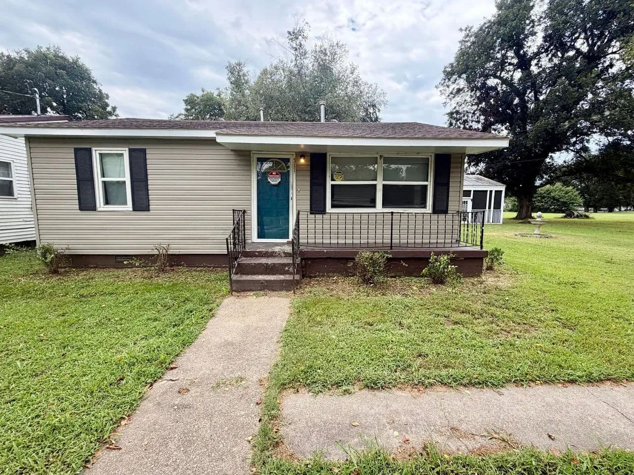 Charming 3-Bed Home For Sale in Parma, MO - Parma, Missouri, 63870