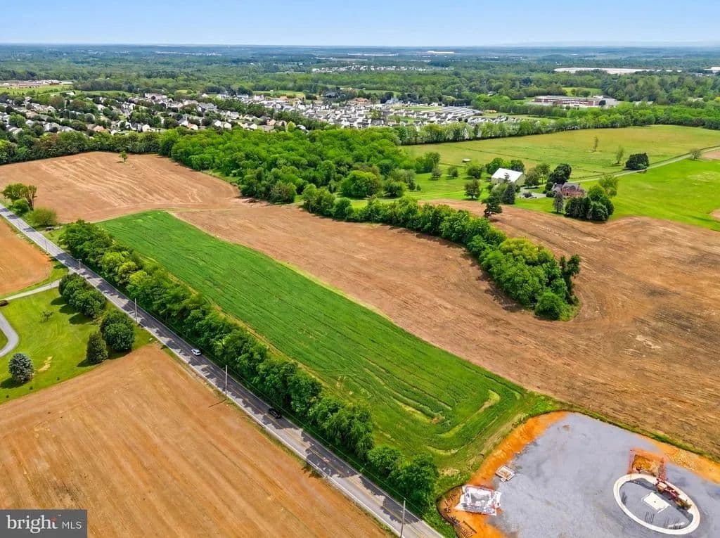 1.95 Acres of Land for Sale in Hedgesville, West Virginia - Hedgesville, West Virginia, 25427
