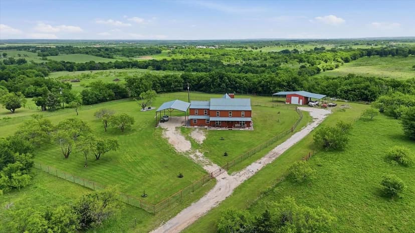 6 Bedroom Home On 10 Acres