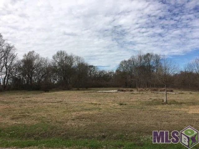 3.3 Acres of Land for Sale in Port Allen, 6121 Mclin Rd - 70729