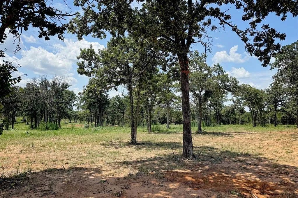 0.75 Acres of Land for Sale in Guthrie, OK - Guthrie, Oklahoma, 73044