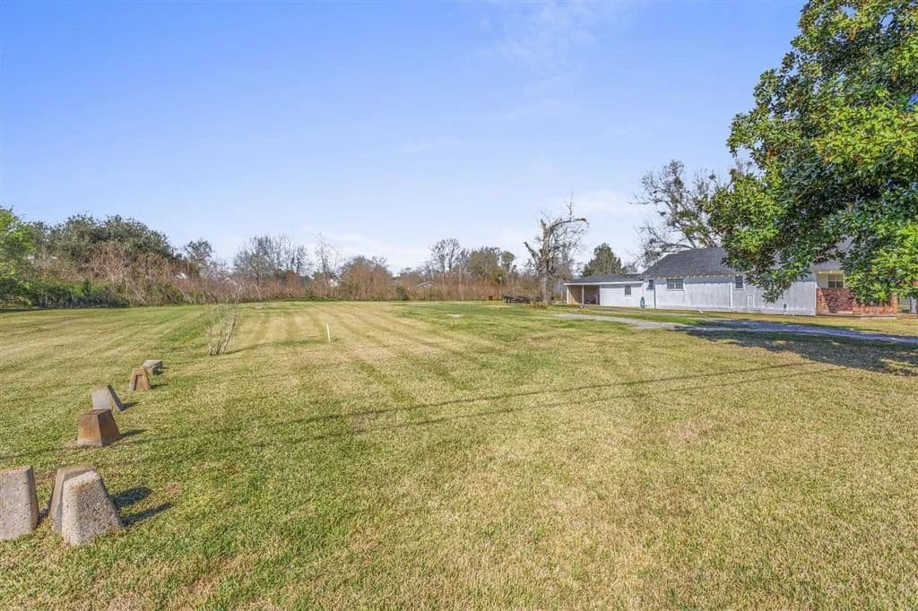 1 Acre of Land for Sale in Lake Charles, Louisiana - Lake Charles, Louisiana, 70605