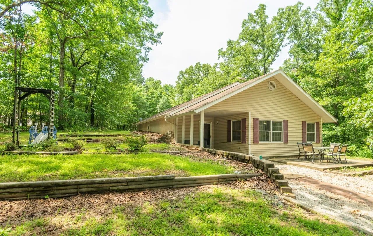 Unique 2-Bed, 2-Bath Earth Home on 3.5+/- AC For Sale - Wappapello, Missouri, 63966