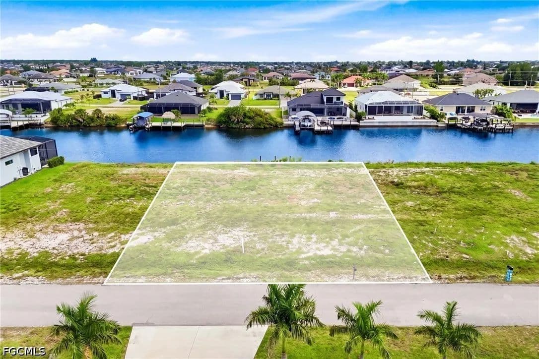 Vacant Land in Cape Coral - Cape Coral, Florida, 33993