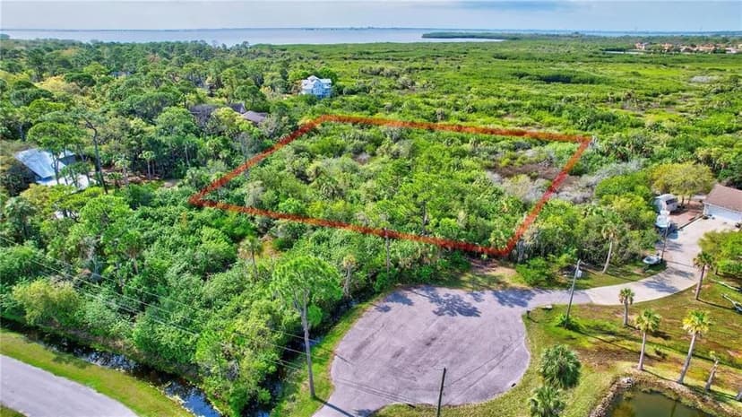 Vacant Land in Oldsmar