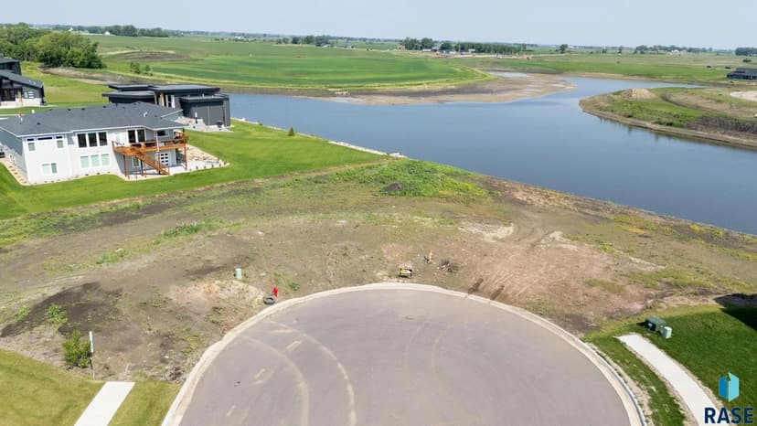 Property from 2725 N Pickerel Cir Circle - KW