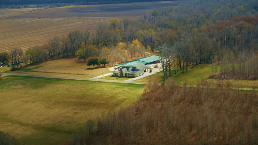 525+/- Acre Hunting Lodge for Sale in Sportsmans Paradise