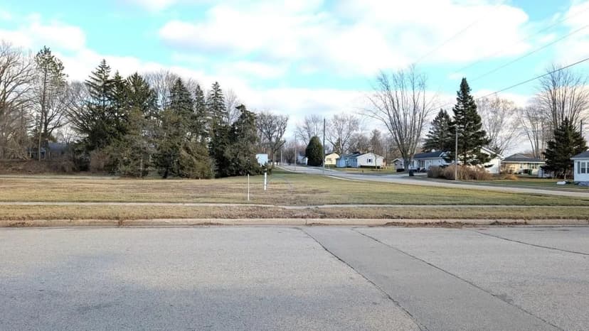 Land -Single Family Acreage in BRILLION