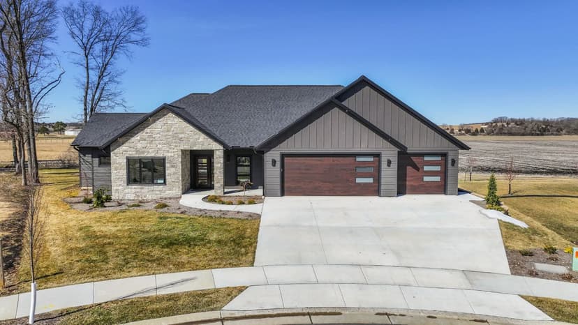 4-Bed, 3.5-Bath Portage WI 2025 Parade of Homes Property