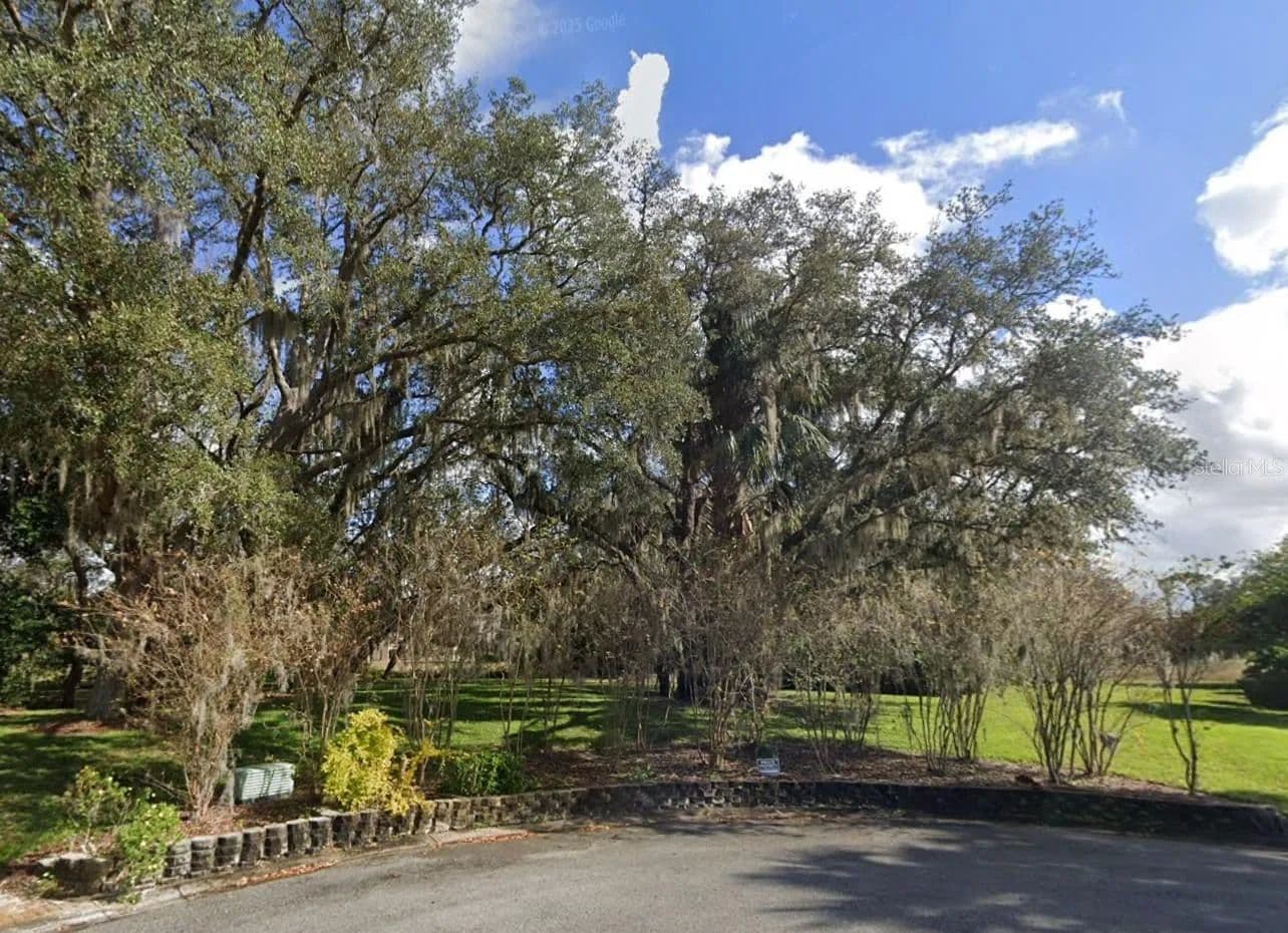 Property from FAIRWAY DRIVE - KW - Haines City, Florida, 33844