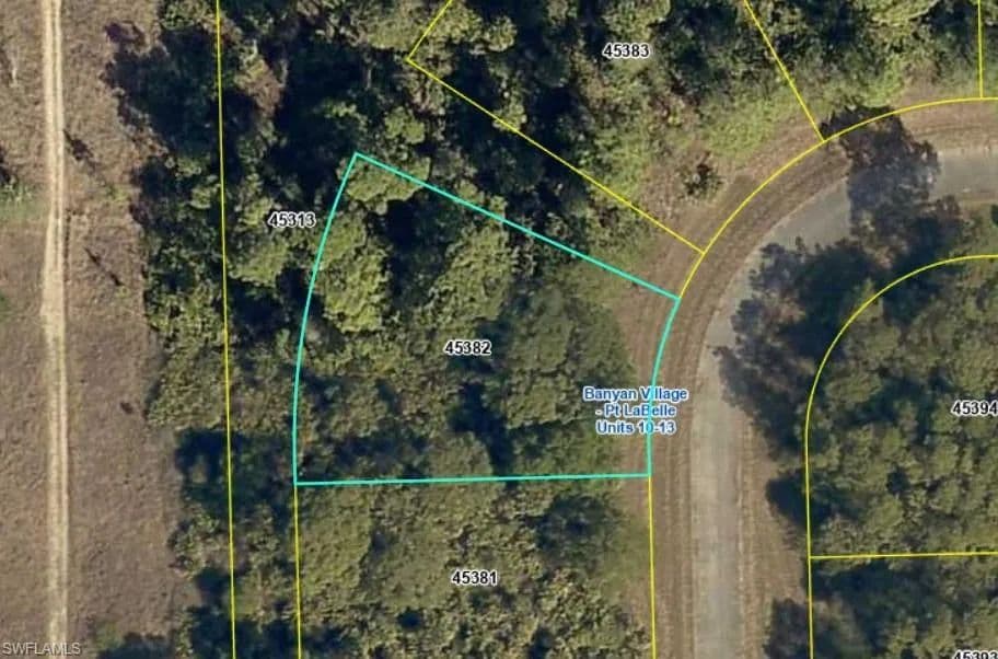 0.32 Acres of Land for Sale in LABELLE, FL - Labelle, Florida, 33935
