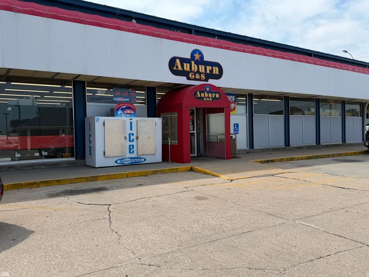 Auburn Corner Grocery Store - Auburn, Nebraska, 68305
