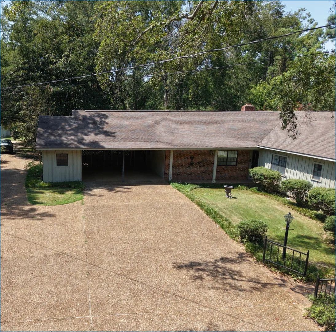 Home in Yazoo County at 731 Academy Drive in Benton, MS - Benton, Mississippi, 39039