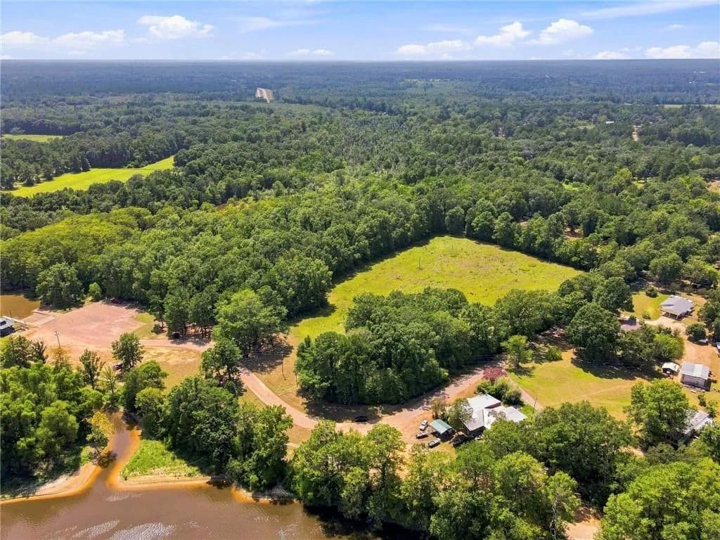 24.24 Acres of Land for Sale in Bogalusa, LA - Bogalusa, Louisiana, 70427