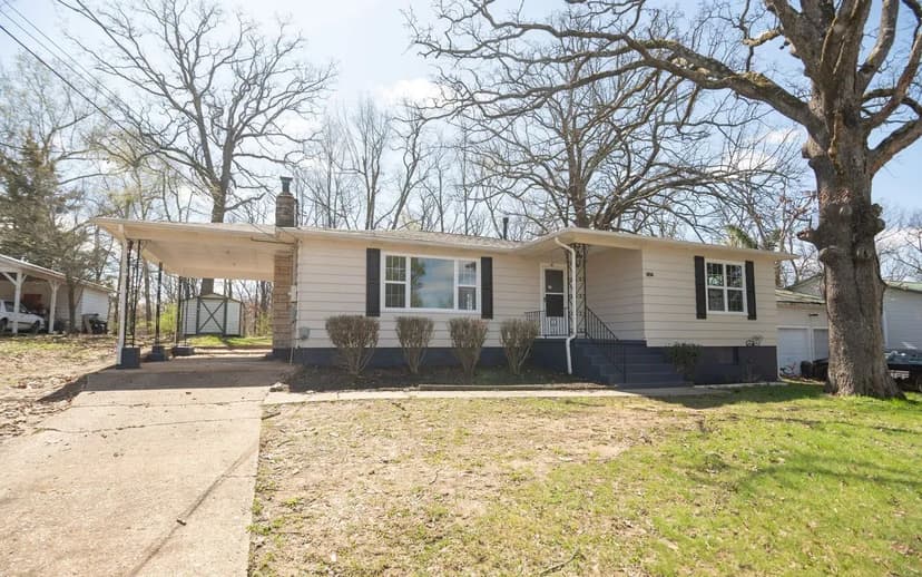 Newly Remodeled 2-Bed Home For Sale in Poplar Bluff, MO