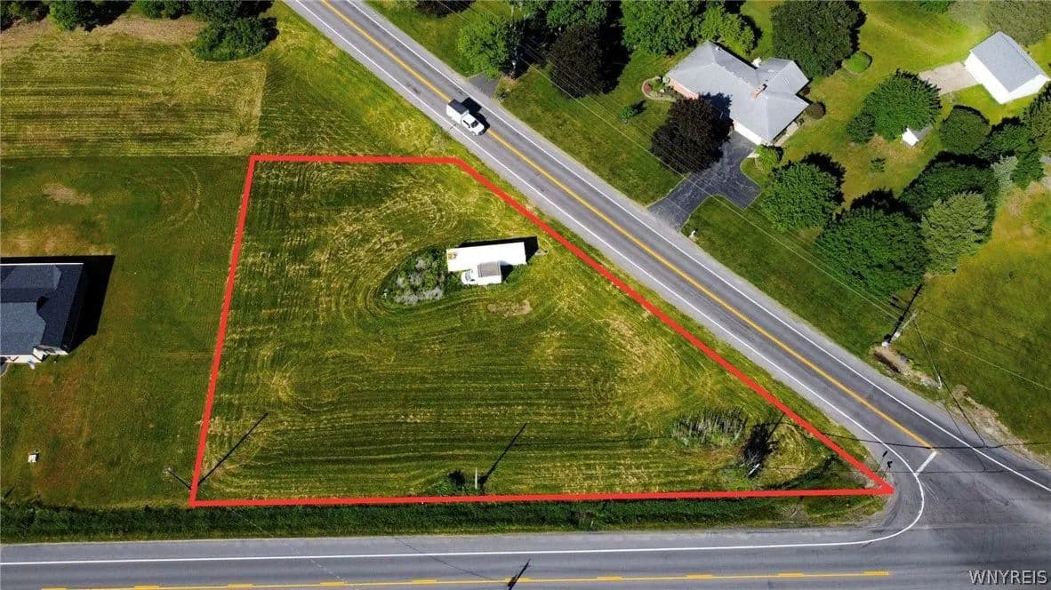 0.95 Acres of Land for Sale in Lockport, New York - Lockport, New York, 14094