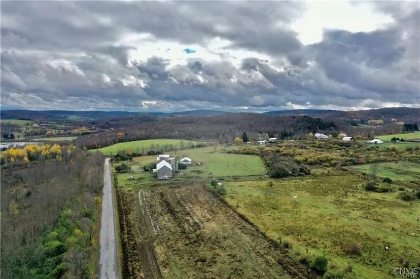 Land -Single Family Acreage in Erieville