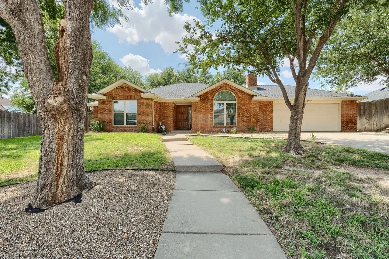 3 Bedroom Home for Sale in Hunsley Hills | 8 Overlook Dr, Canyon TX - Canyon, Texas, 79015