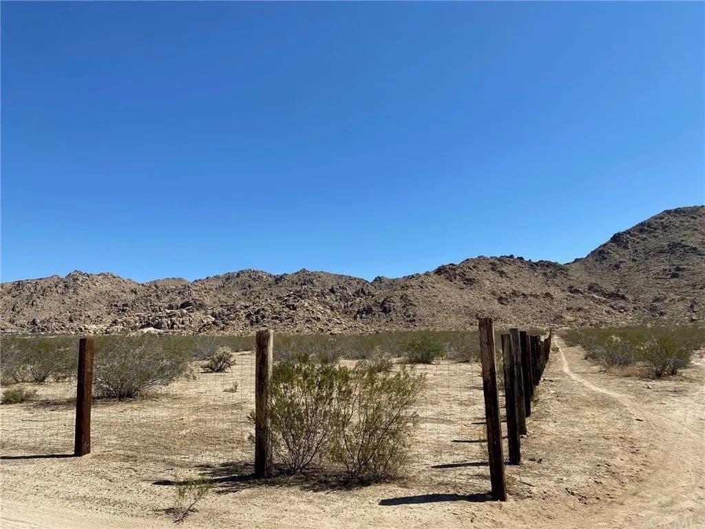 Lots & Land-Other in Apple Valley - Apple Valley, California, 92307