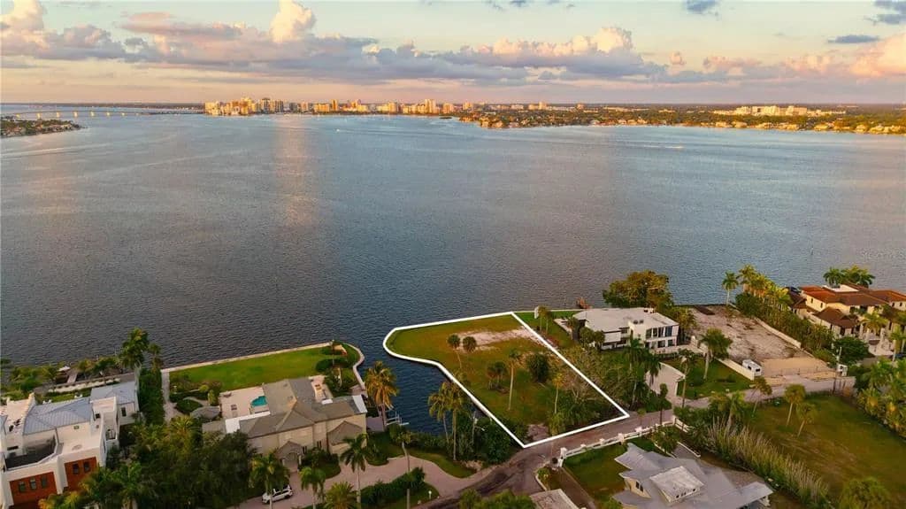 Vacant Land in Sarasota - Sarasota, Florida, 34242