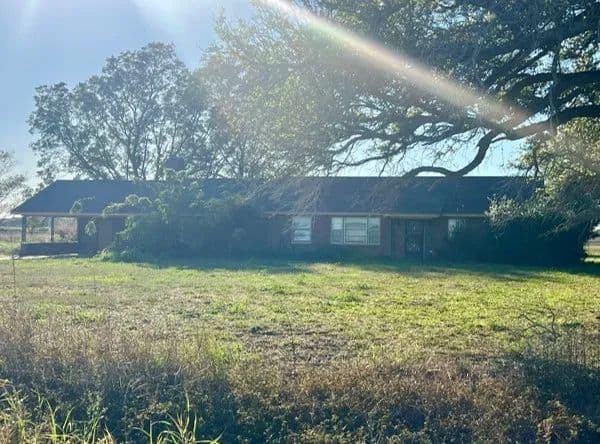 Home in Washington County at 525 Delta City Road in Hollandale, MS