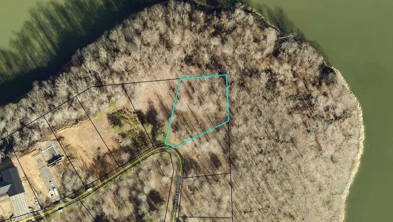 0.83 Acres of Land for Sale in Jamestown, Kentucky - Jamestown, Kentucky, 42629