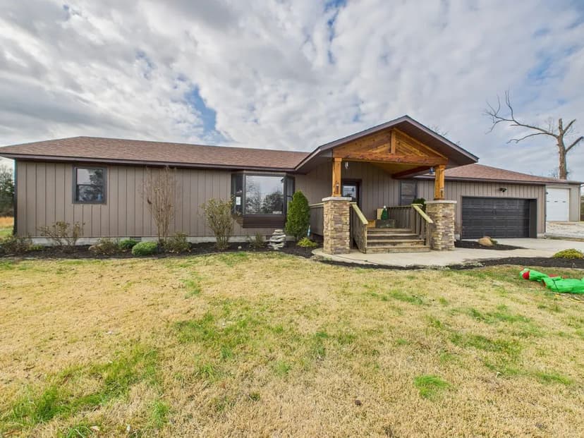 3-Bed Private Retreat on 3+/-AC For Sale in Butler Co.