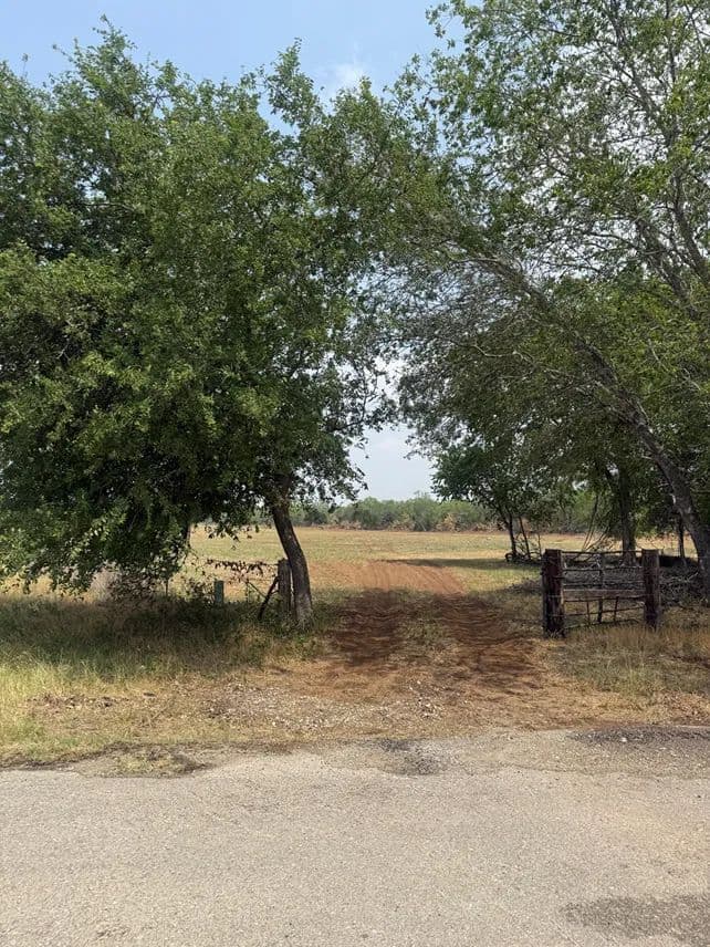 Land -Agricultural (Not Zoned) in Stockdale