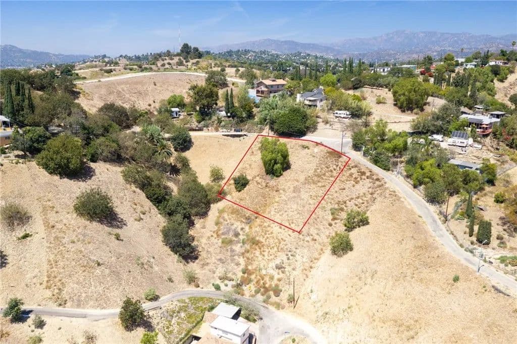 Vacant Land in Los Angeles - Los Angeles, California, 90032