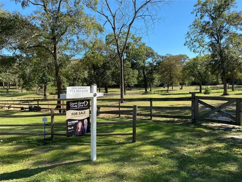 Property from 202 Heritage Trail N - KW