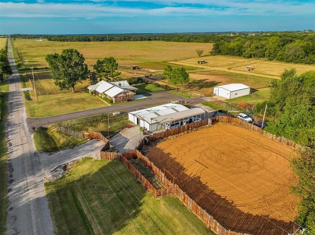 10 Acre Training Facility in Pauls Valley - Pauls Valley, Oklahoma, 73075