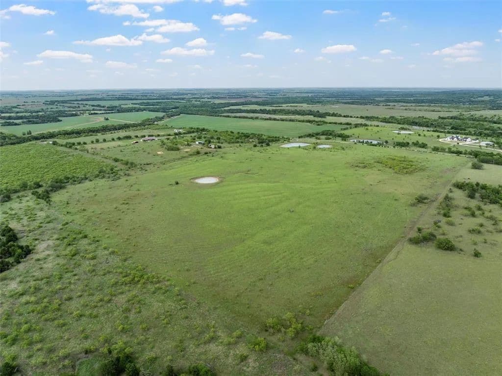 Vacant Land in Lott - Lott, Texas, 76656