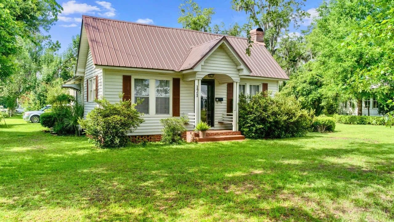 Historic District Charm with Modern Updates & Walkable Downtown Location - Madison, Florida, 32340