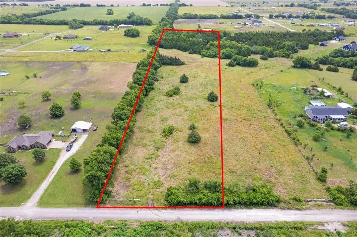 5.2 Acres of Land for Sale in Trenton, TX - Trenton, Texas, 75490