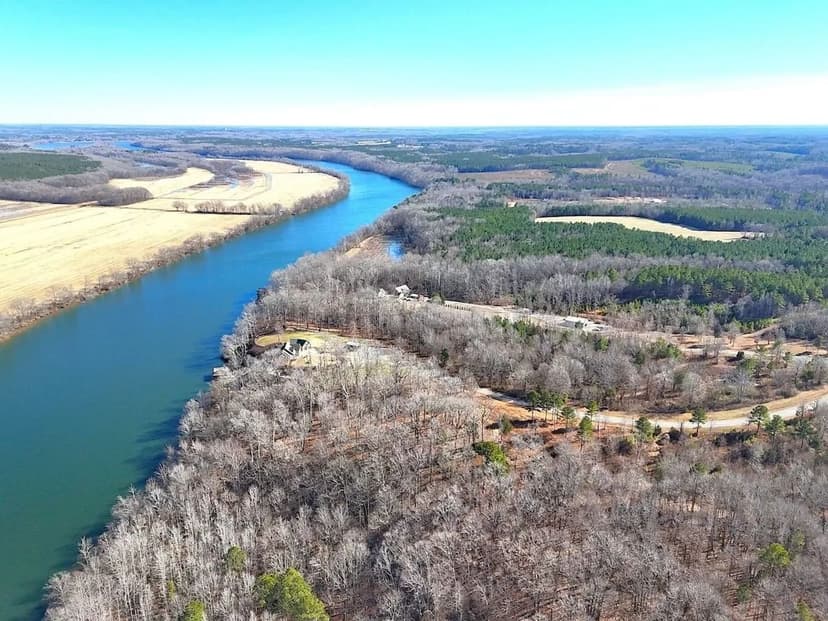 3.43 Acres of Waterfront Residential Land for Sale in Mecklenburg County VA!