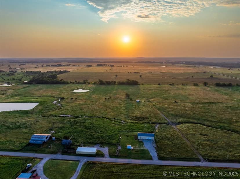 8 N 3990 Rd, Dewey, OK 74029