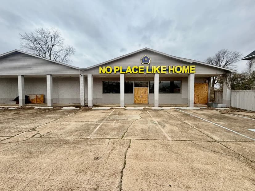 Commercial Property in Coahoma County at 417 Desoto Avenue in Clarksdale, MS