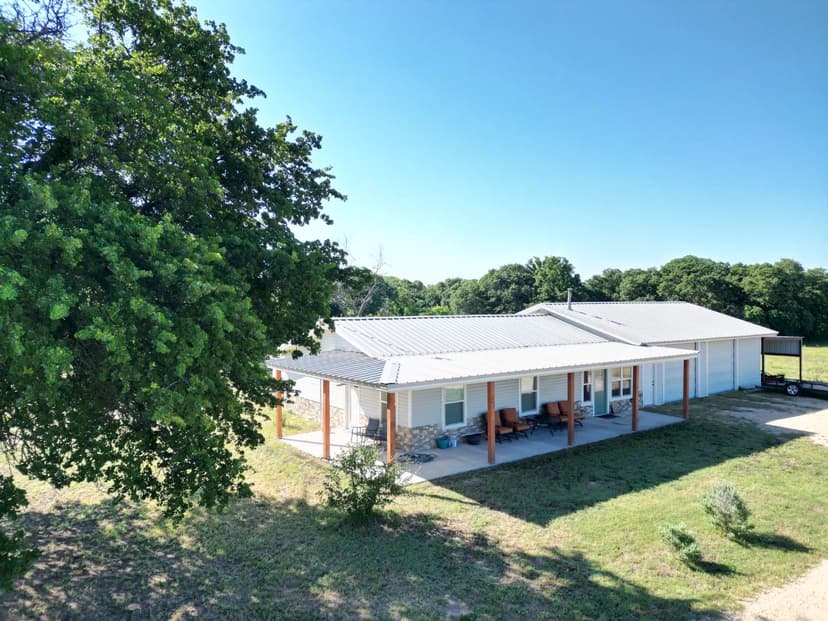 New Listing!! 11+/- Ac & Hm, Callahan County