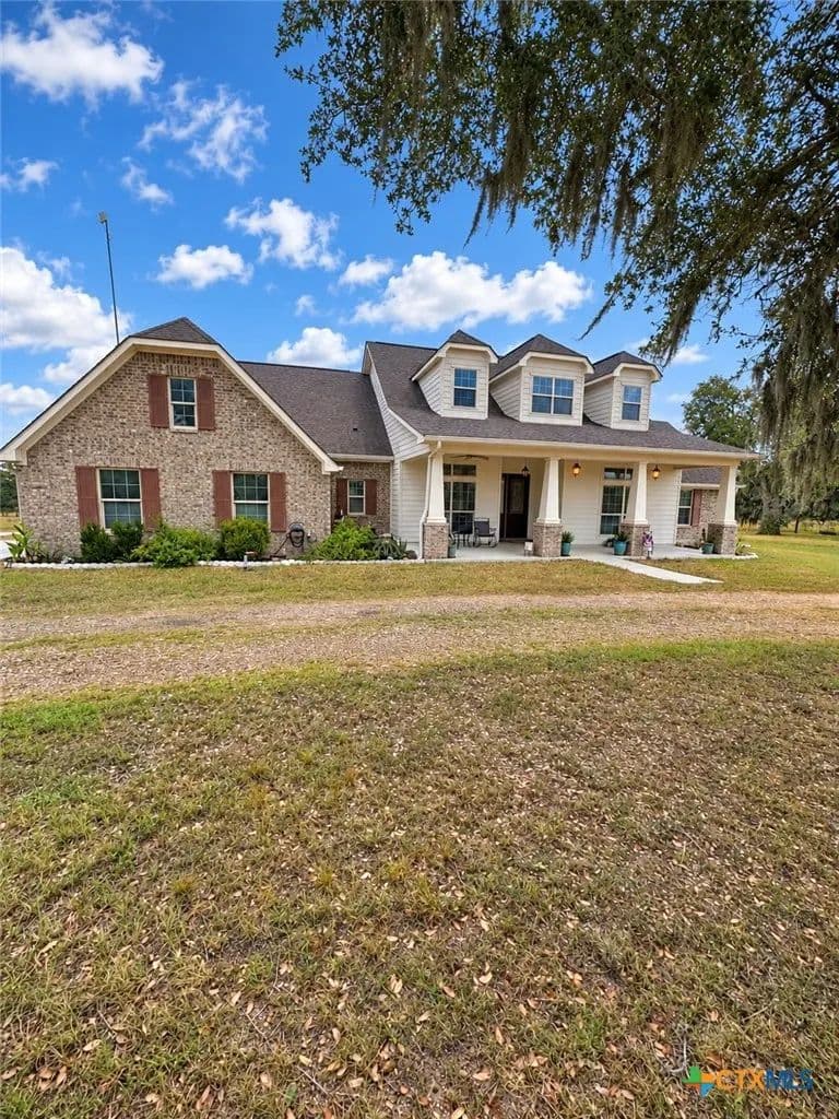 50 Acres of Land for Sale in Cuero, TX - Cuero, Texas, 77954