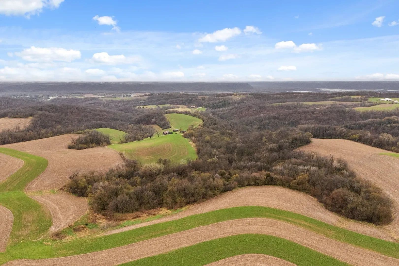 36480 Bouska Rd - Bridgeport, Wisconsin, 53821