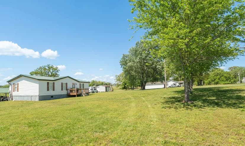 Charming, Remodeled Home on 2.5+/-AC in Naylor, MO