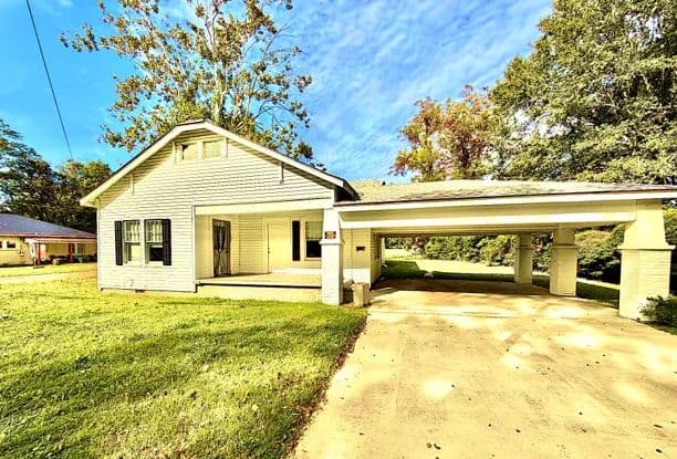 Home in Sunflower County at 323 S. Ruby Avenue in Ruleville, MS