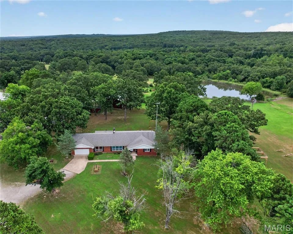 33.5 Acres of Land for Sale in Waynesville, MO - Waynesville, Missouri, 65583