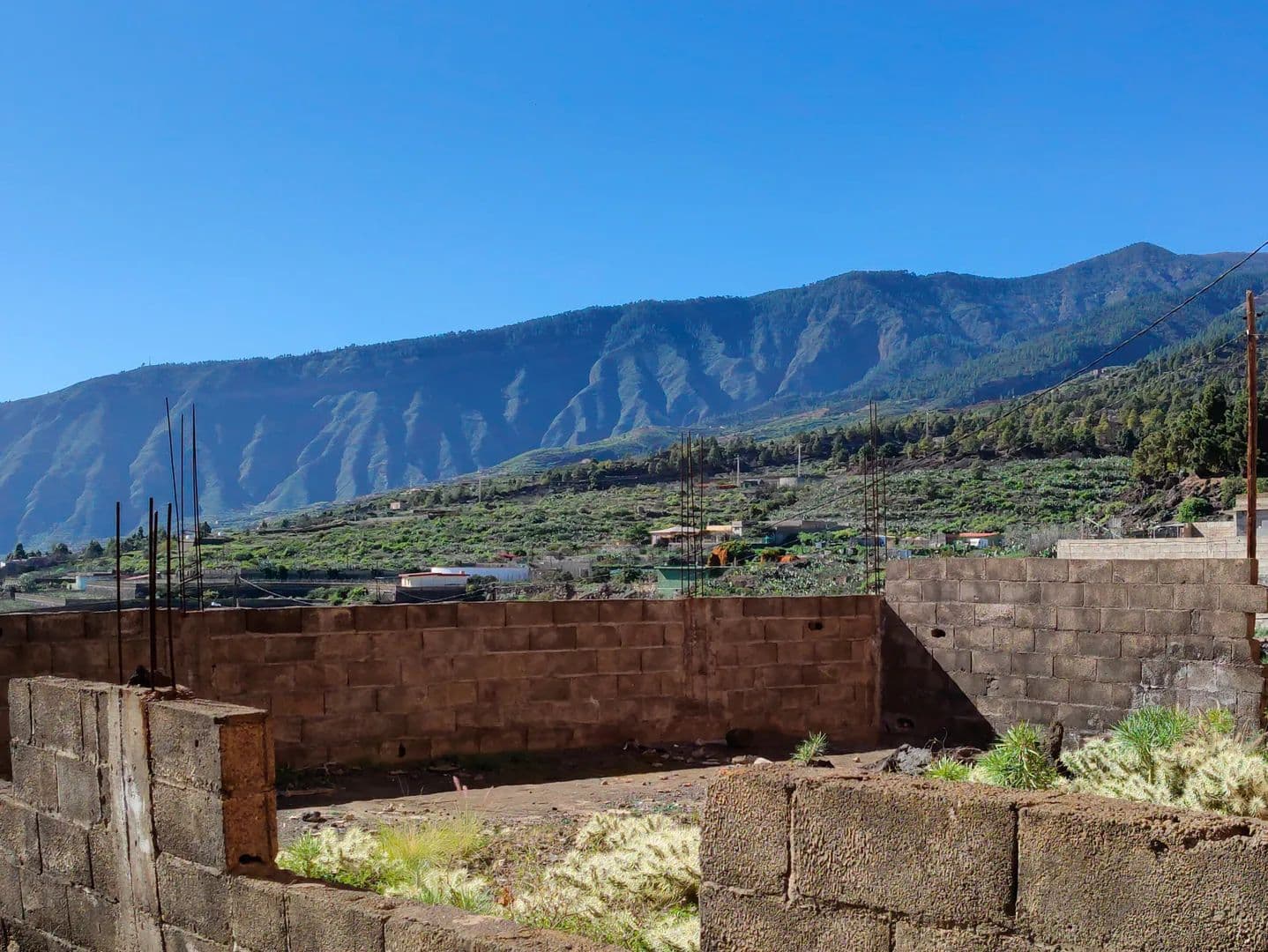SOLAR CON PROYECTO EN ARAFO - land for sale